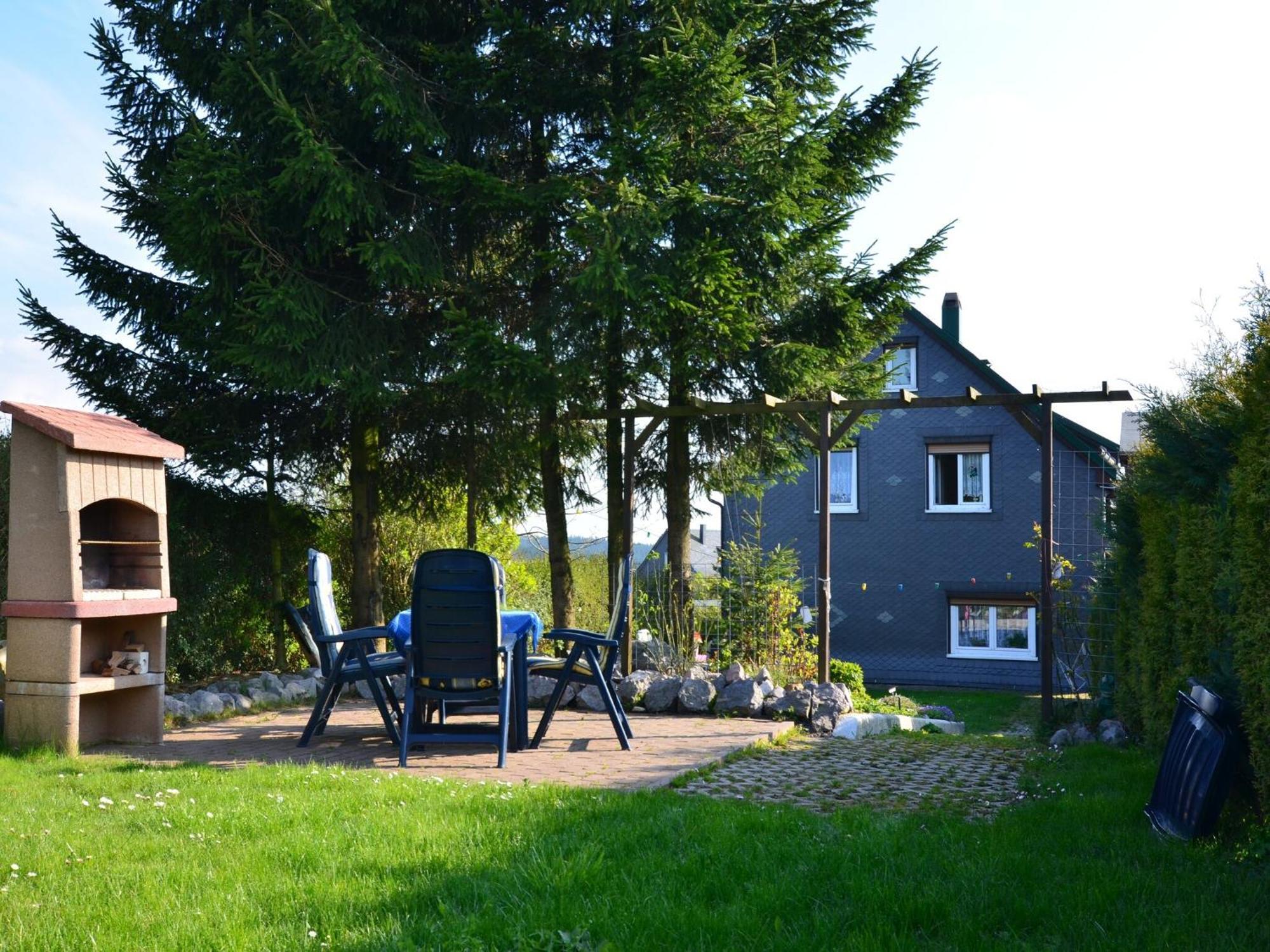 Holiday Home In Neustadt Am Rennsteig With Pond Ngoại thất bức ảnh
